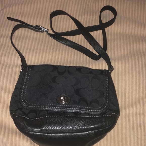 Coach purse - Picture 1 of 3